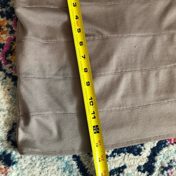 3 mini skirts - Picture 9 of 16